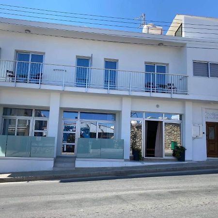 Ellenapa Apts & Studios アヤナパ エクステリア 写真