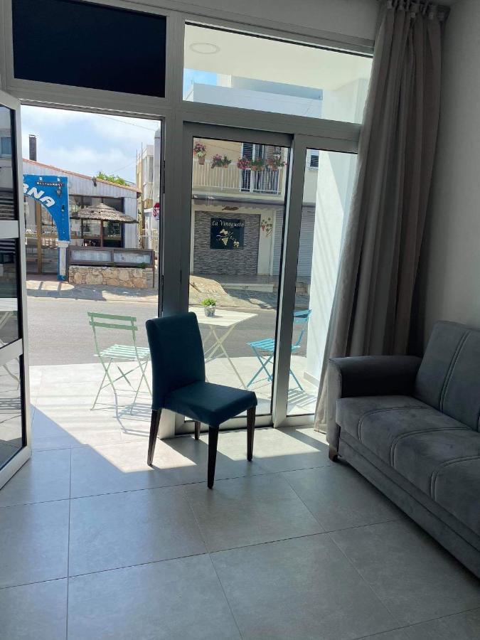 Ellenapa Apts & Studios アヤナパ エクステリア 写真