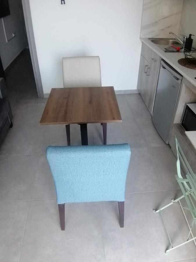 Ellenapa Apts & Studios アヤナパ エクステリア 写真
